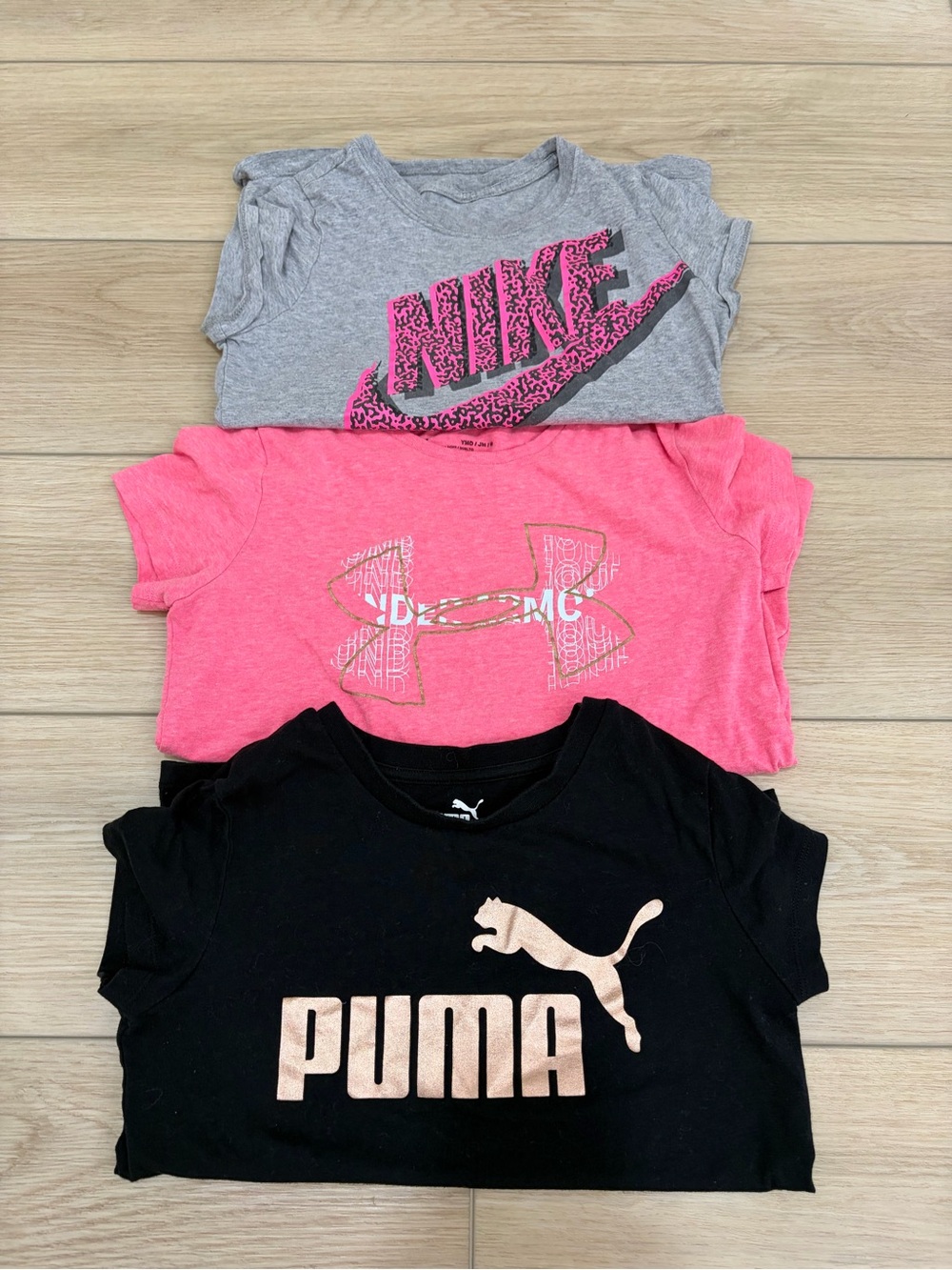 Set of 3 Girls Athletic Short Sleeve Summer Tops. Size Y M
